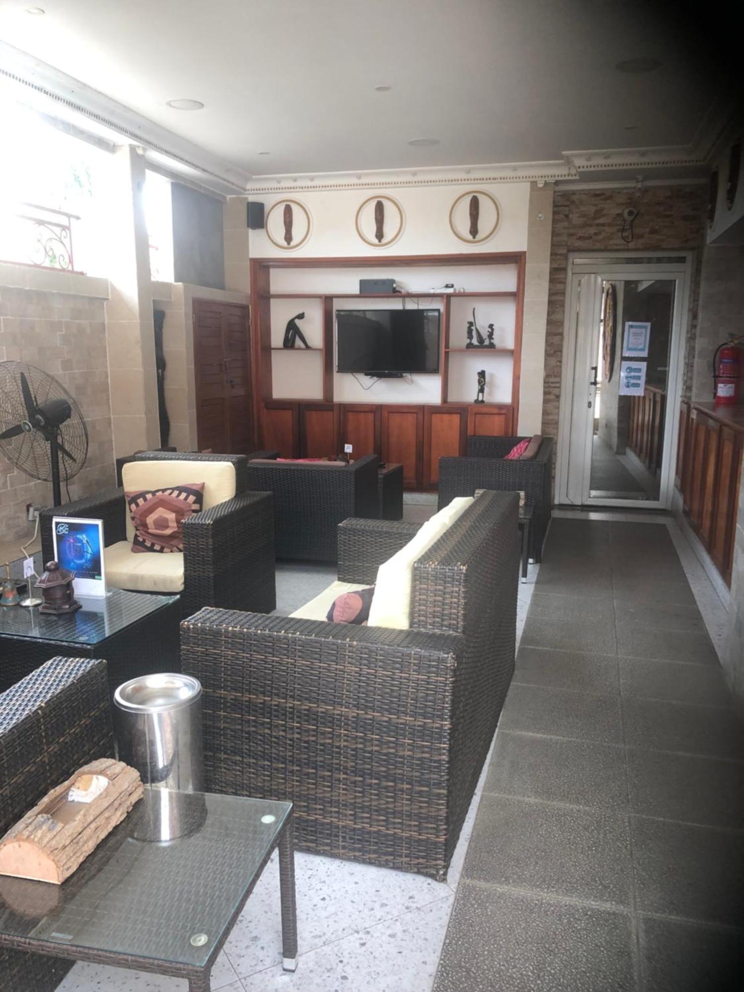 Residence Hoteliere Le Jomonia Libreville Buitenkant foto